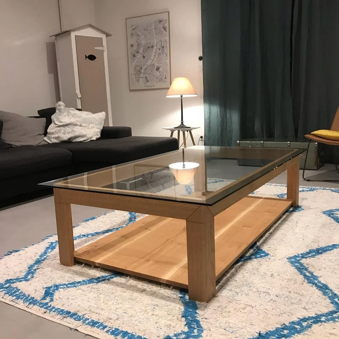 Table basse à plateau de verre