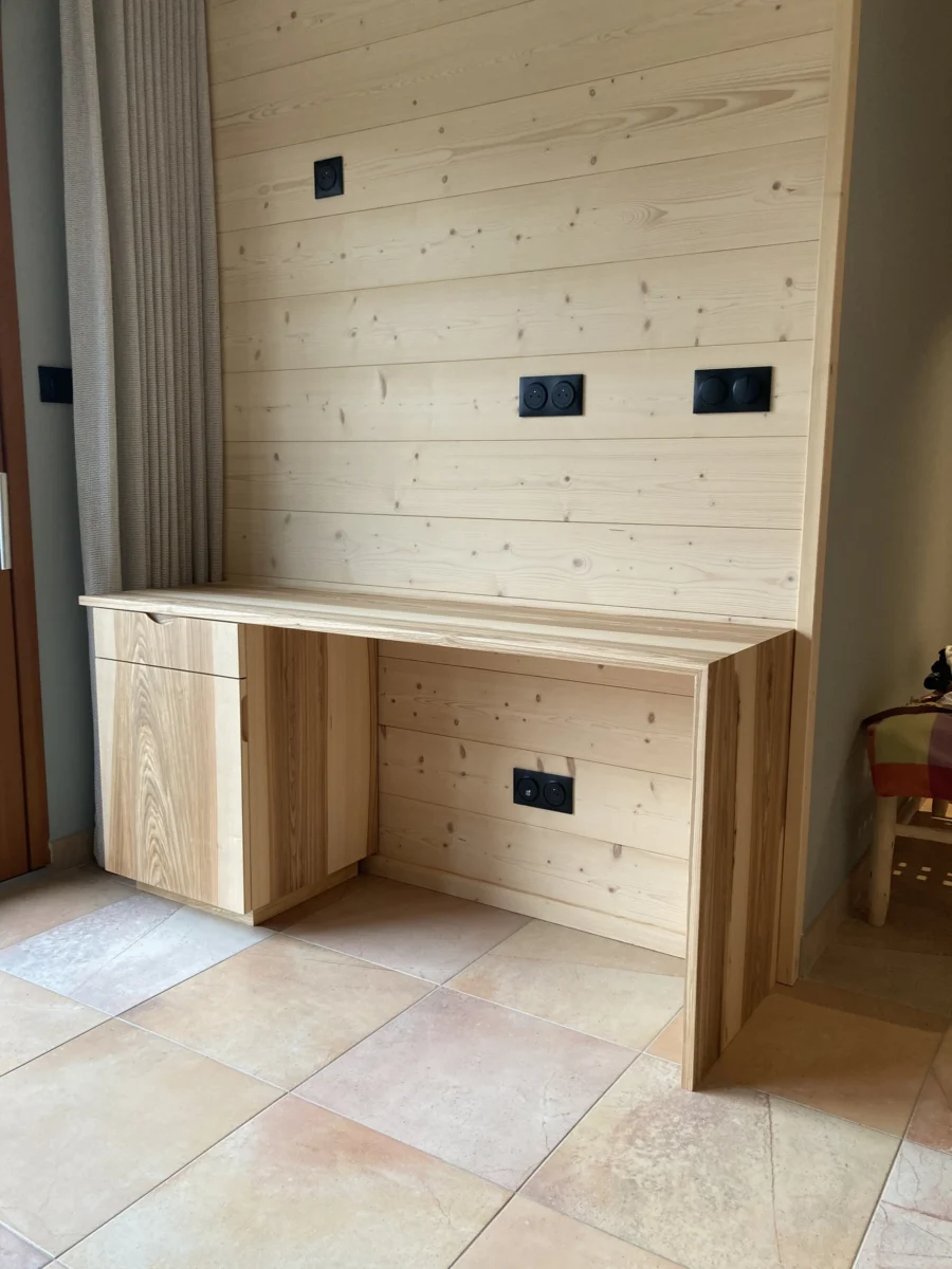Bureau et lambris