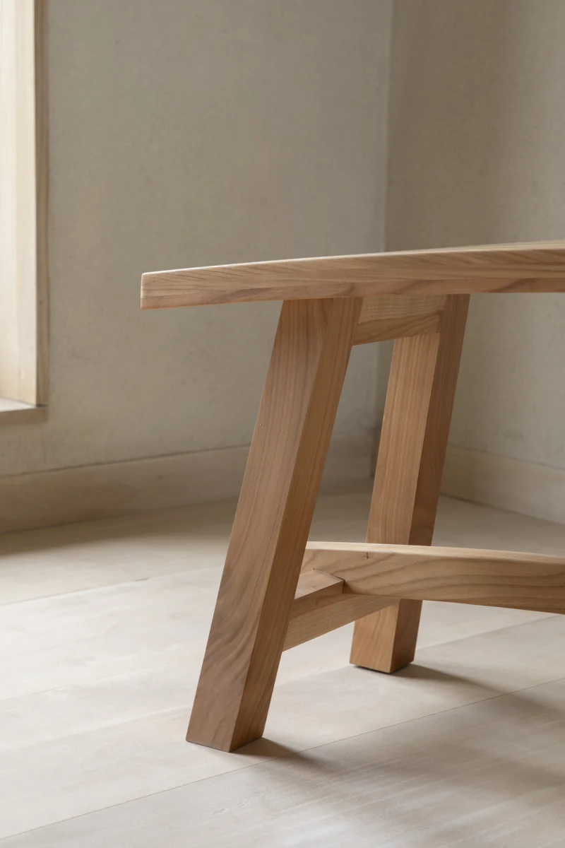Banc à piètement en A