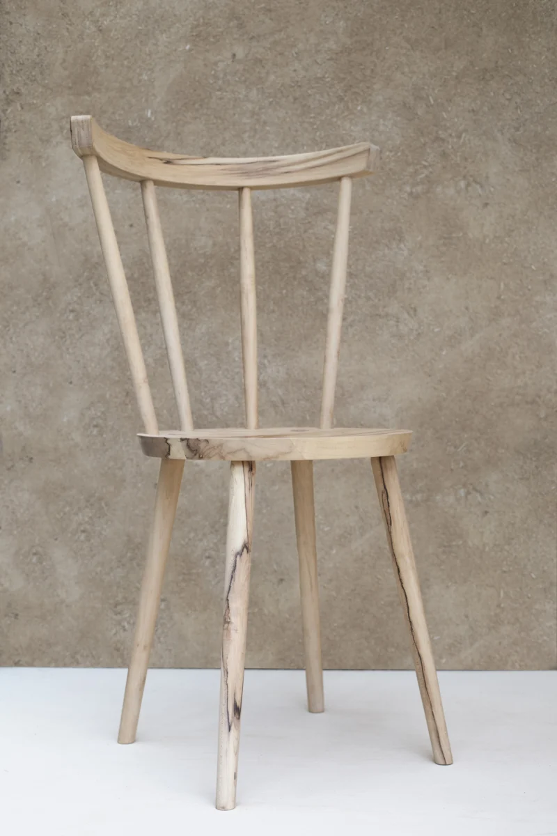 Chaise à barreaux