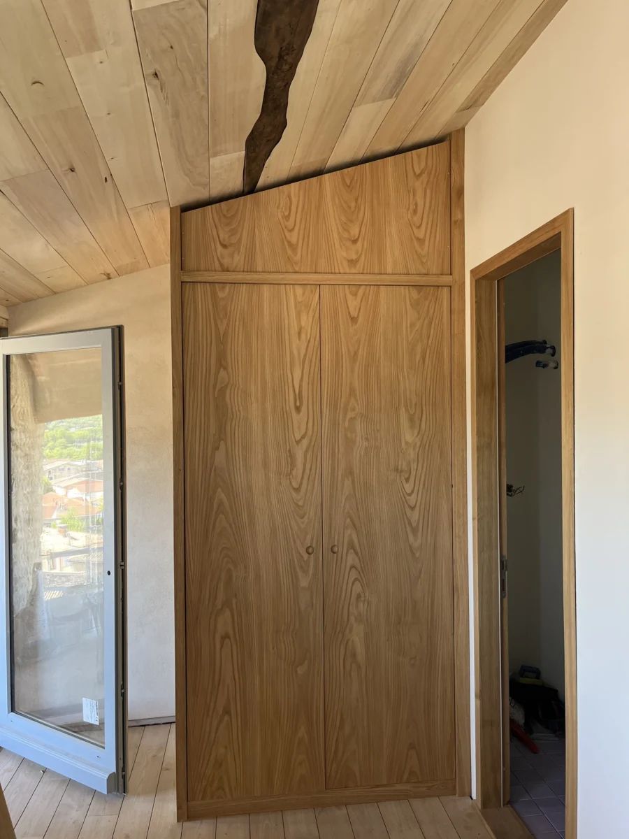 Placard sous poutre brute